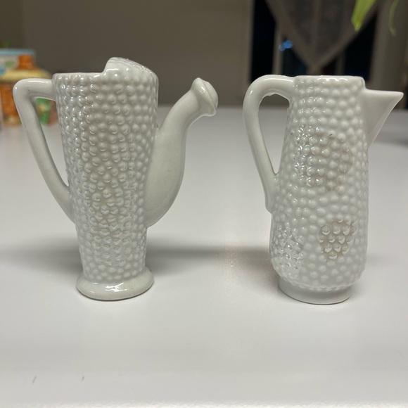 Vintage Japanese Bud Vases Set Of 2 Gold Trimmed Mini Pitchers - Picture 3 of 6